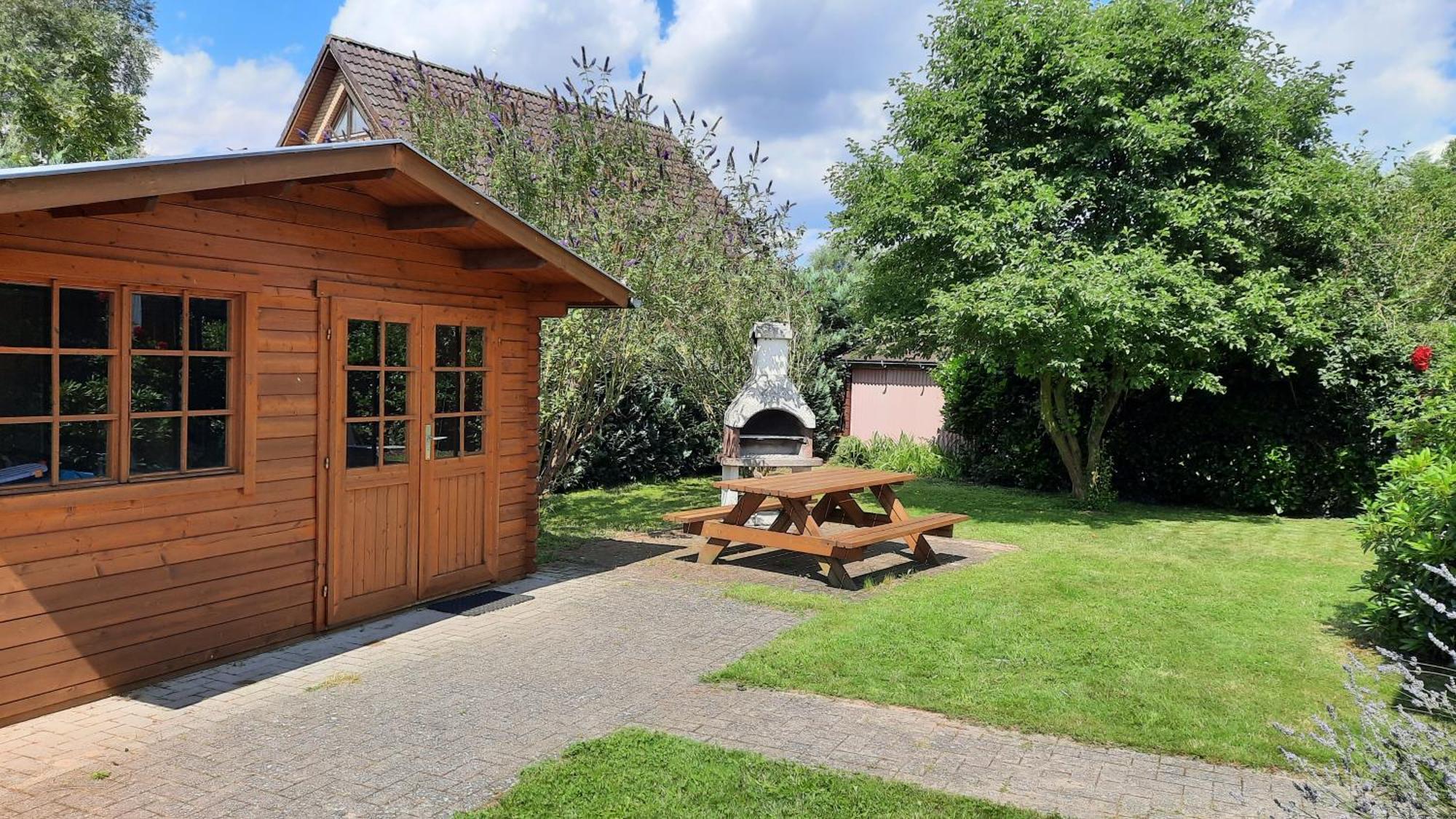 Ferienhaus Sasse Ferienwohnungen Mit Garten & Grill Molschow Luaran gambar
